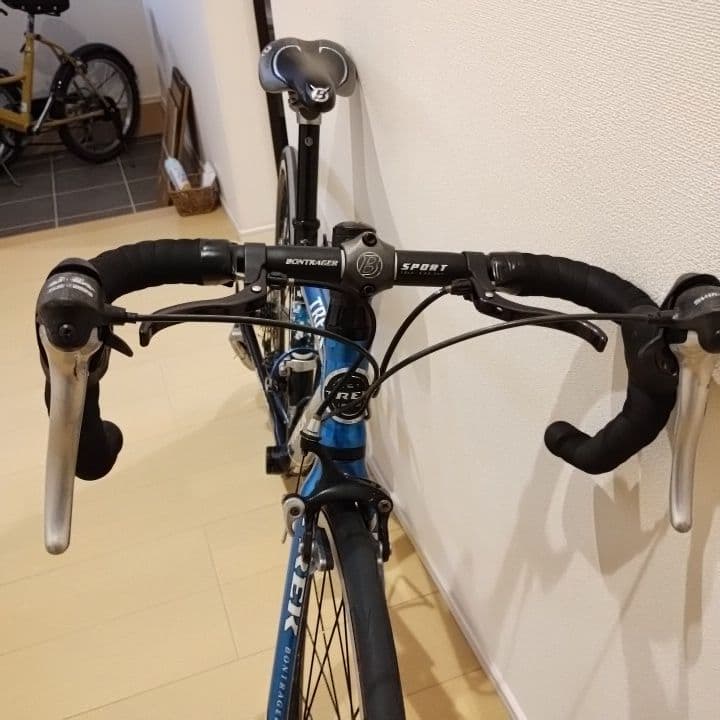期間限定発送可！広島より。TREK ジュニア/キッズ　ロードバイク　24インチ