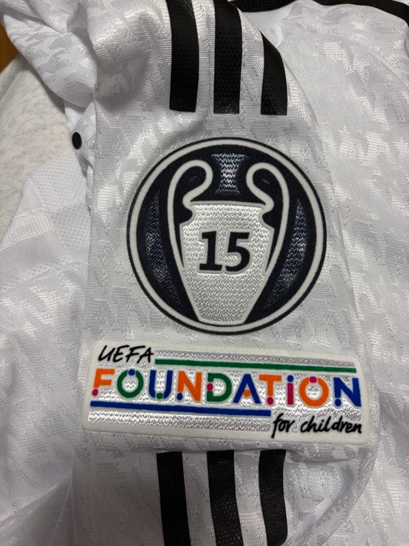 Real Madrid 長袖ユニフォーム パッチ付き
