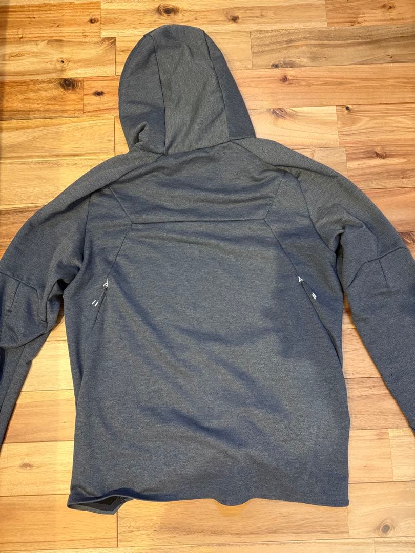 On HOODIE グレー　サイズL 中古