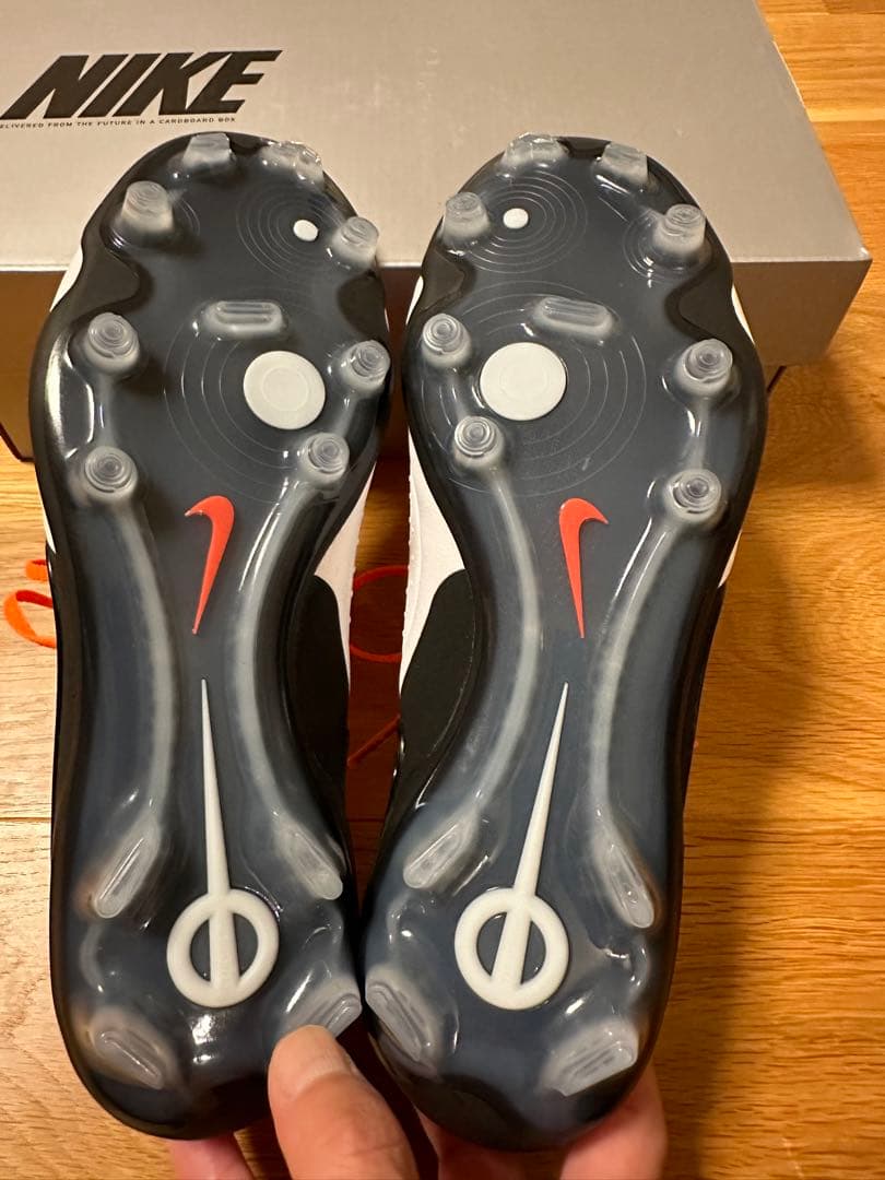 新品未使用　NIKEティエンポレジェンド10エリート　FG 24.0cm