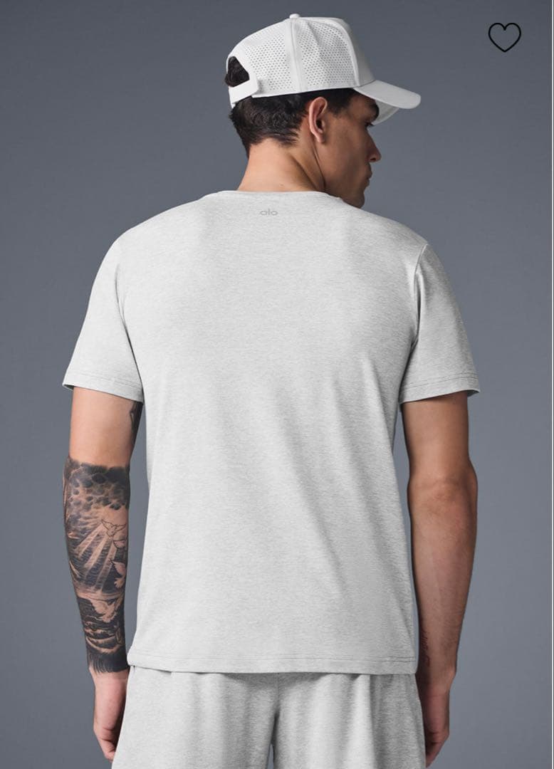 【新品タグ付】alo yoga （アローヨガ）TシャツL