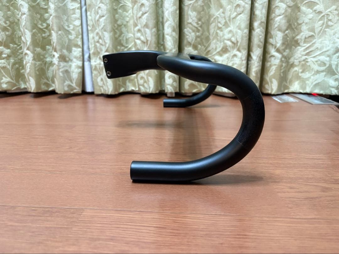 一体型カーボンドロップハンドル
