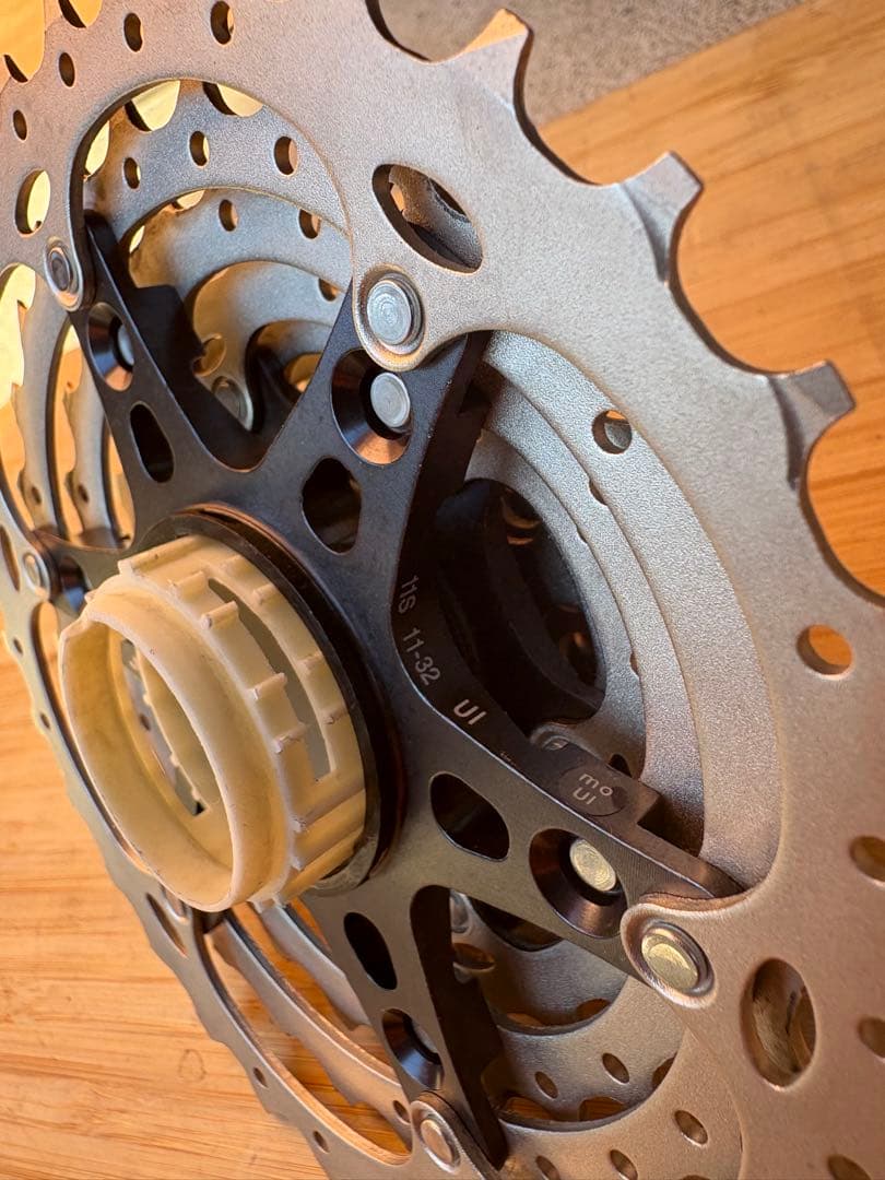 Shimano シマノ Ultegra CS-R8000 11-32t 11速