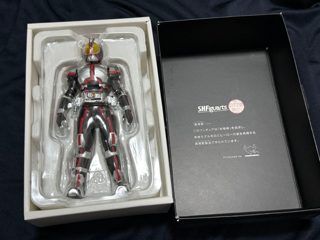 美品　S.H.Figuarts 真骨彫製法　仮面ライダーファイズ