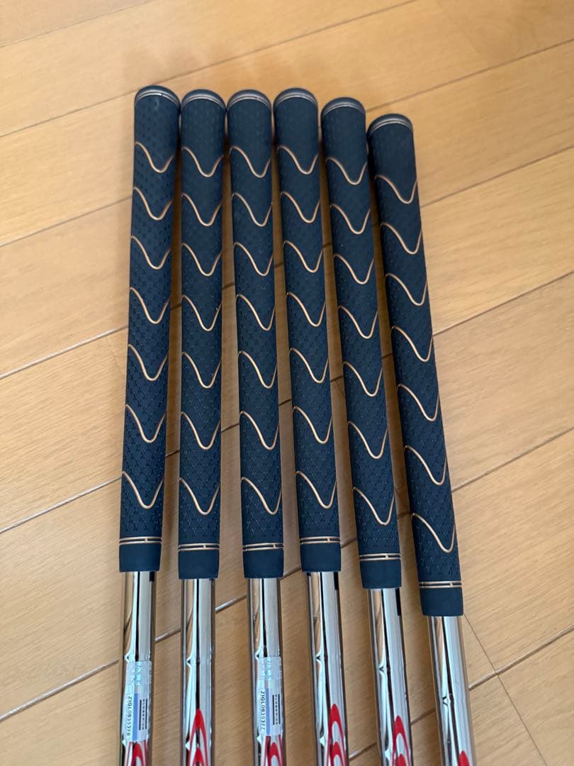 美品　ONOFF　オノフ　2024 KURO アイアン P〜5　6本セット