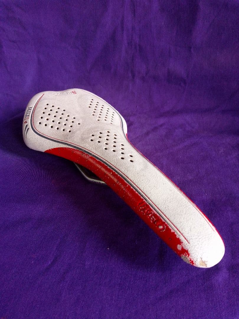 ROIstlyleUSED : Selle Italia SLR サドル 白/赤