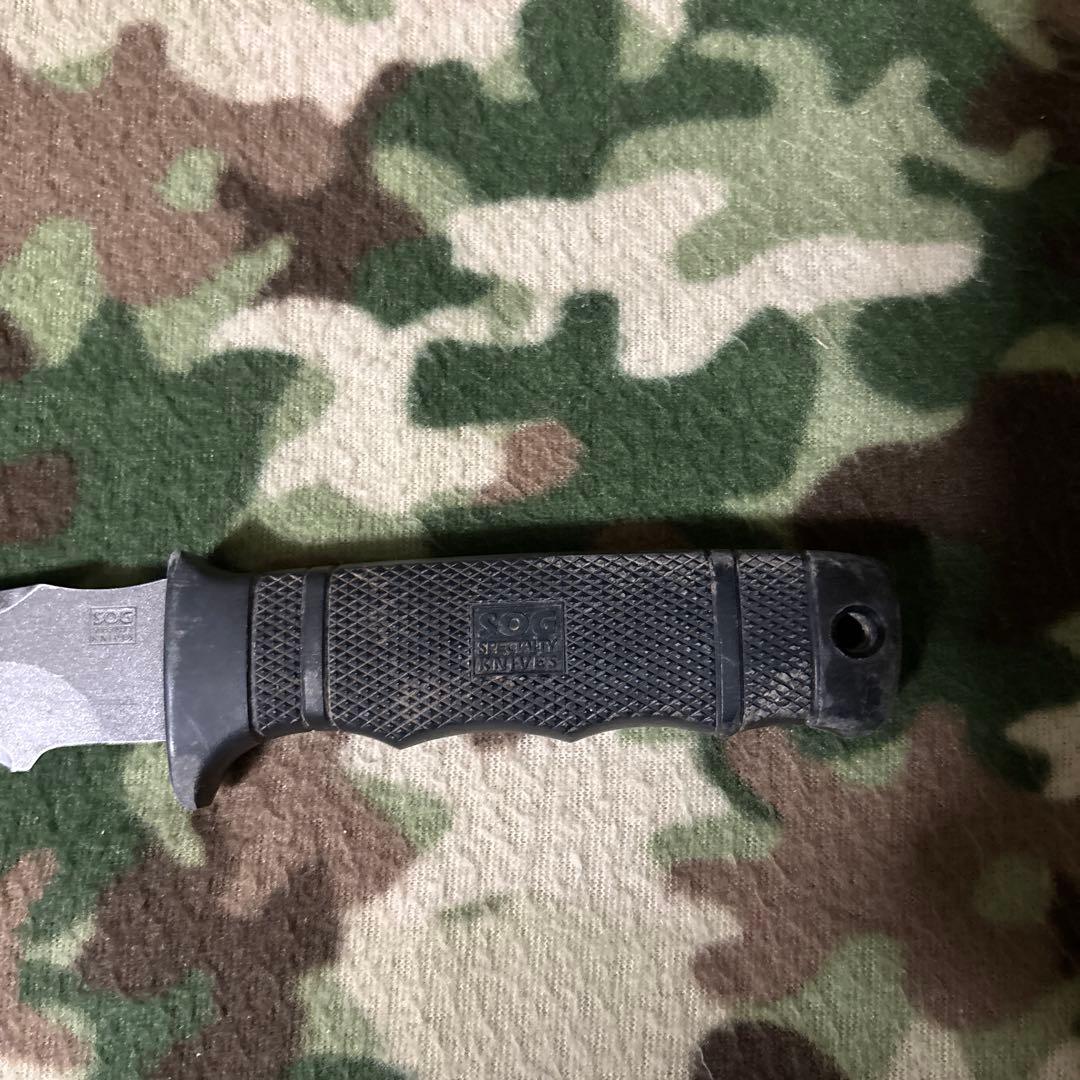 米軍放出品　SOG ナイフ　送料無料