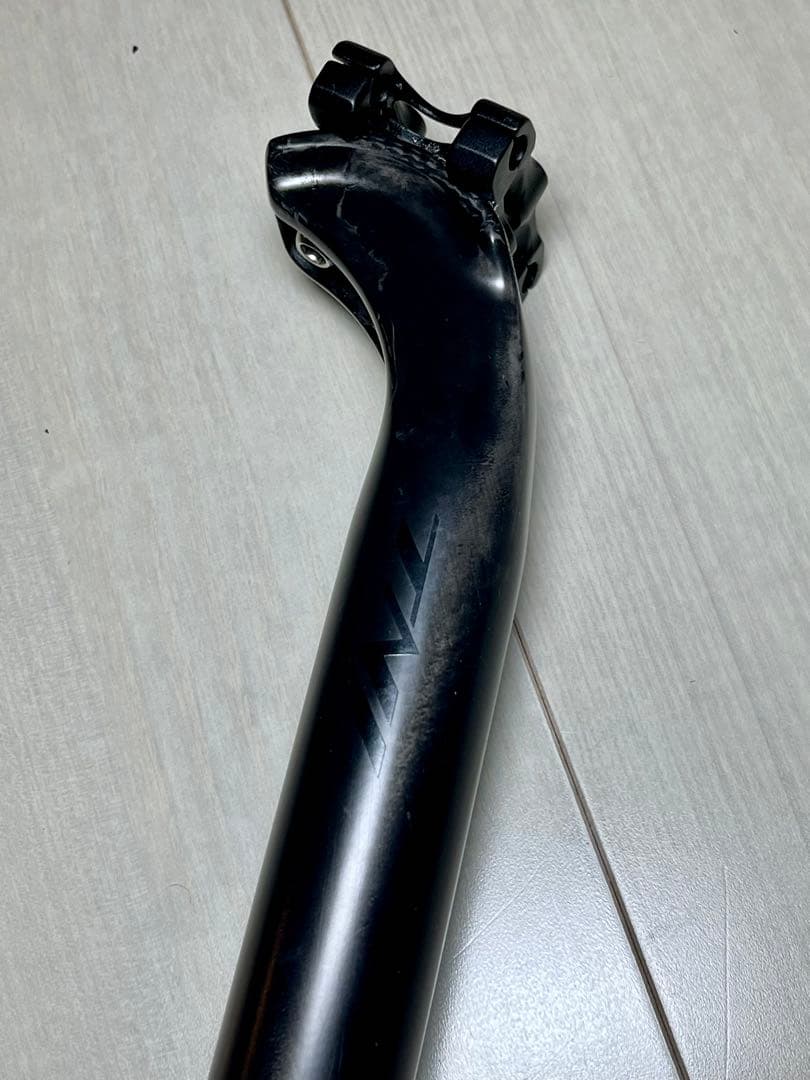 【専用TNI LW168 カーボンシートポスト φ31.6 300mm