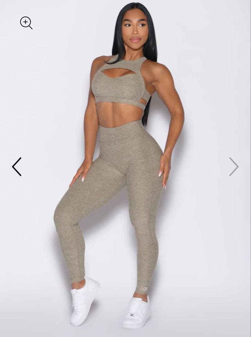 Bombshell Sportswear ボムシェル　新作　トップス