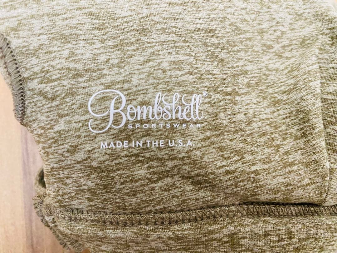 Bombshell Sportswear ボムシェル　新作　トップス