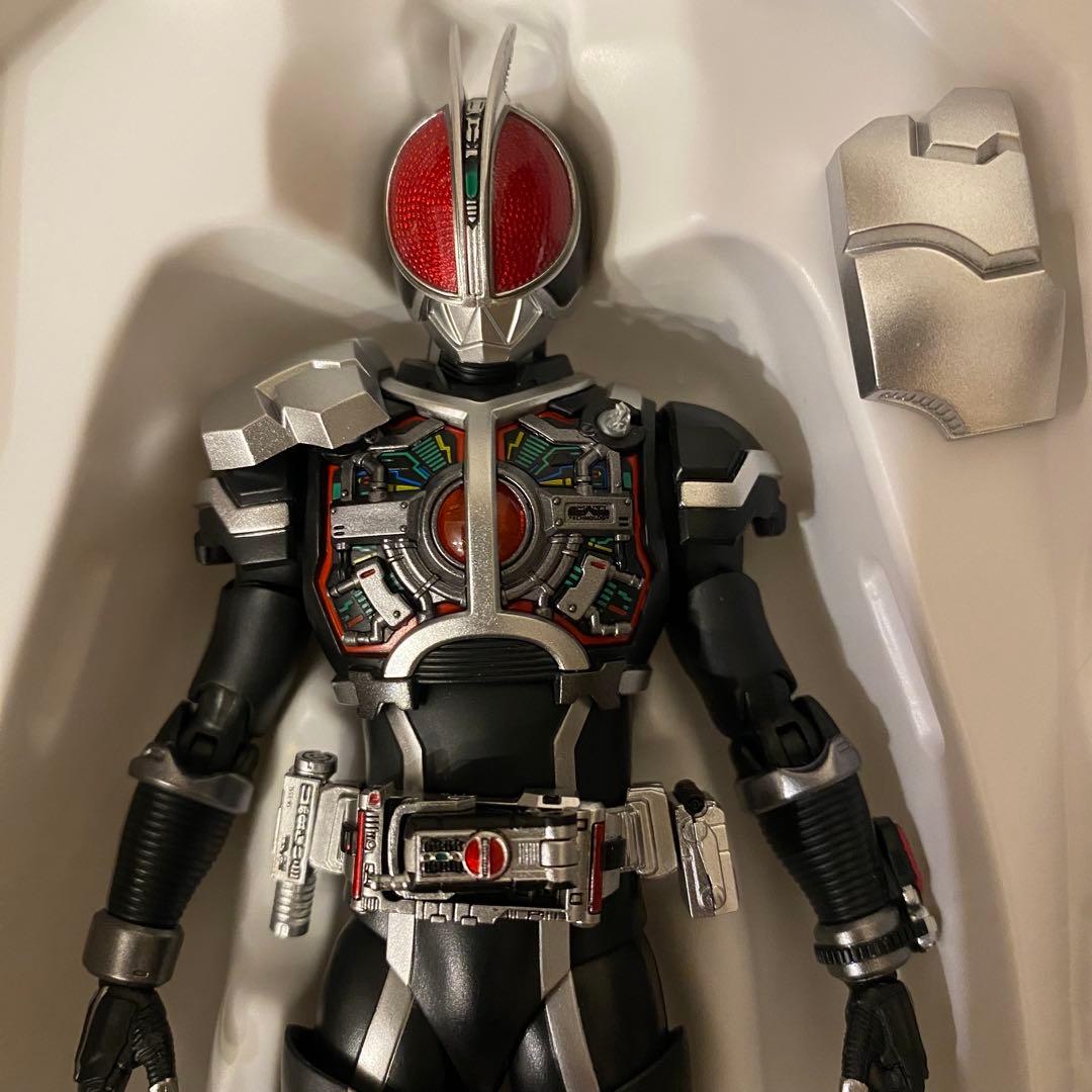 S.H.Figuarts（真骨彫製法） 仮面ライダーファイズ アクセルフォーム