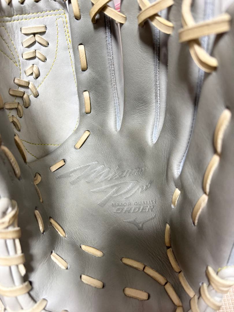 ミズノプロ軟式投手用オーダーグラブ・グレー×シルバー×ナチュラル・グローブ・野球