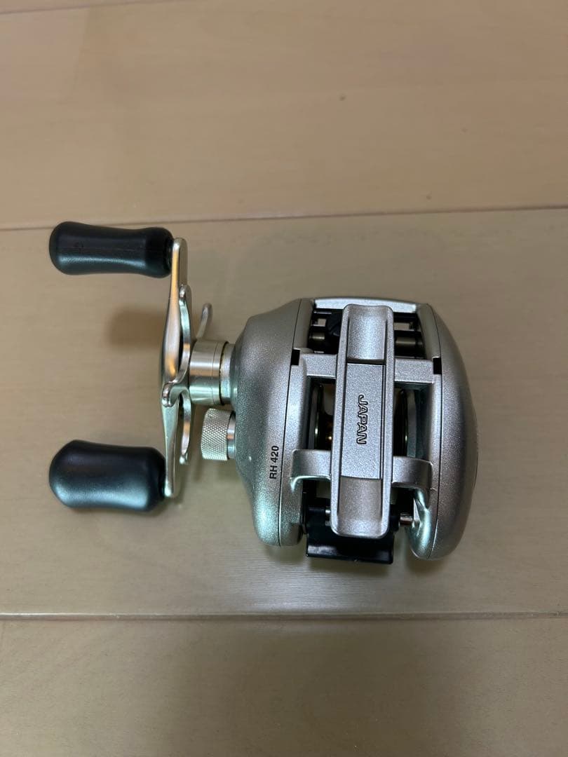 シマノ　メタニウムMG 右ハンドル オマケ付き