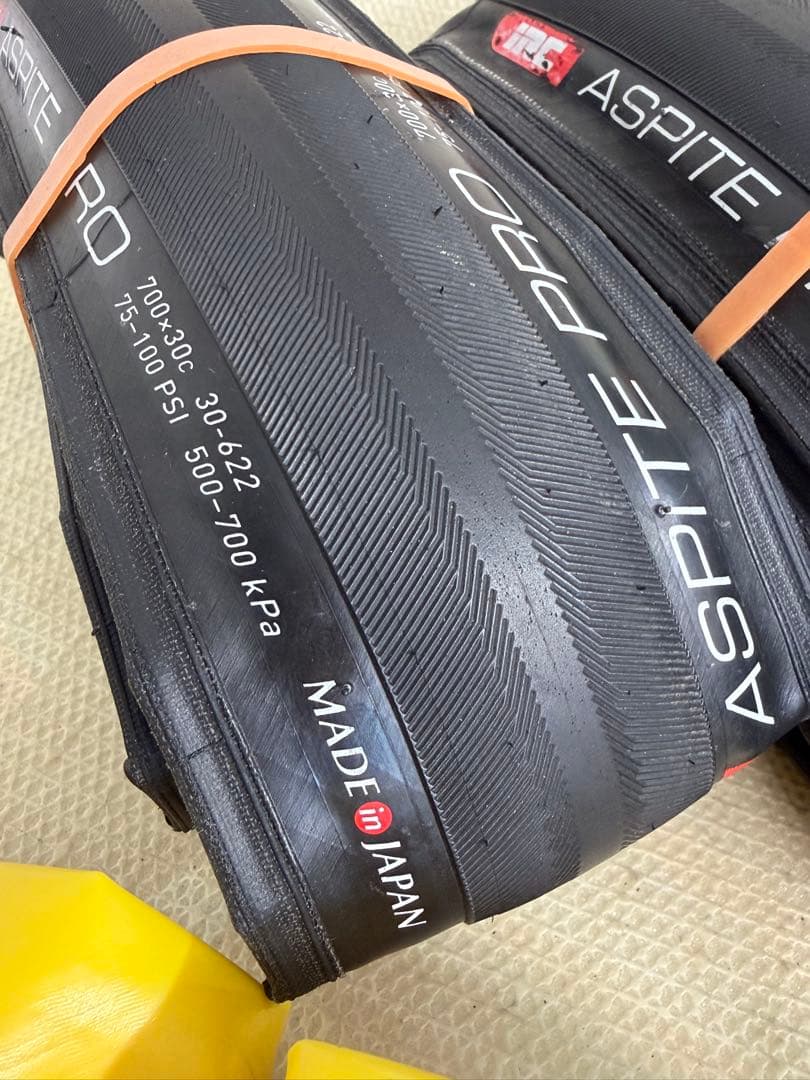 IRC ASPITE PRO S-LIGHT 30c ピレリTPUはオマケ