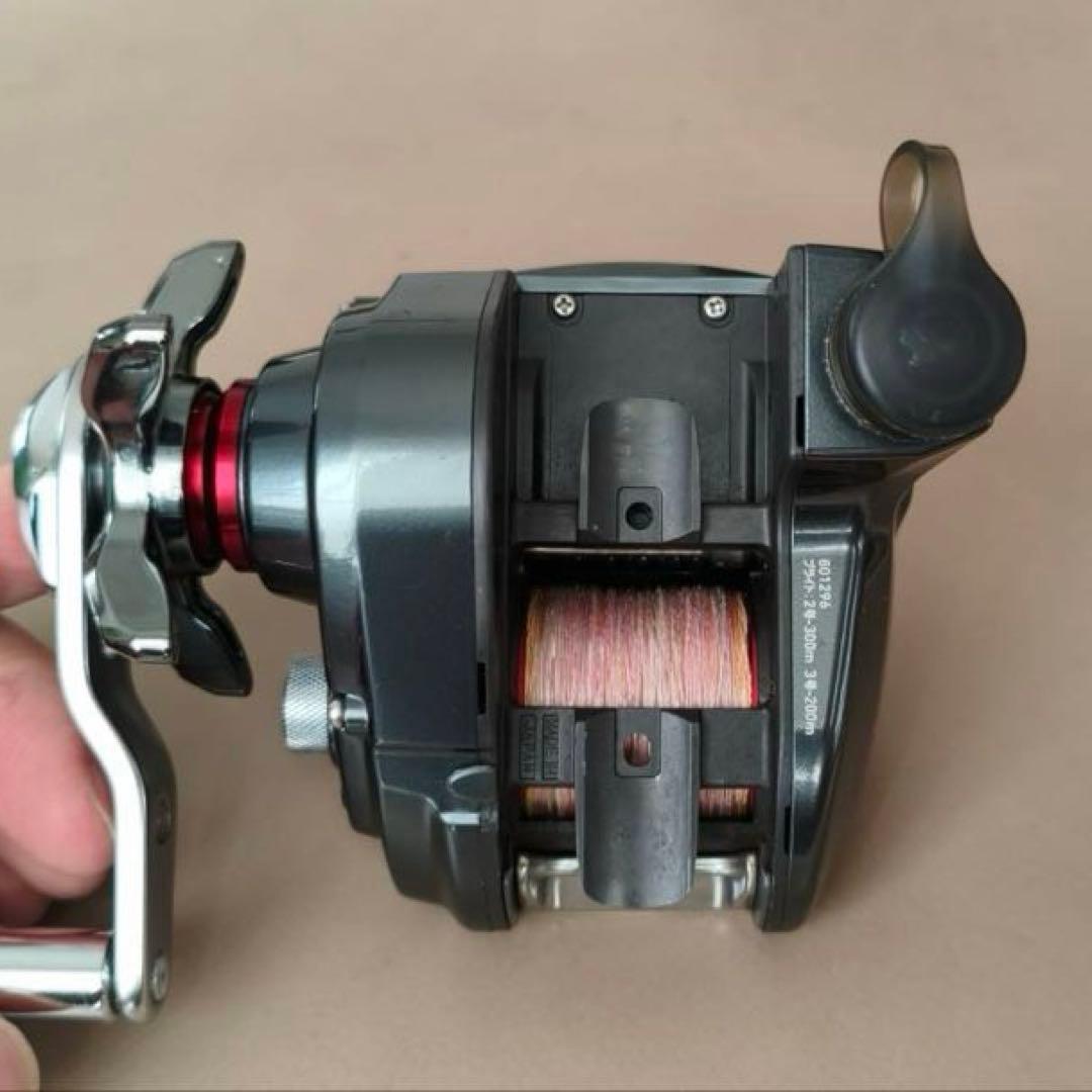 【美品】DAIWA SEABORG 200J 電動リール