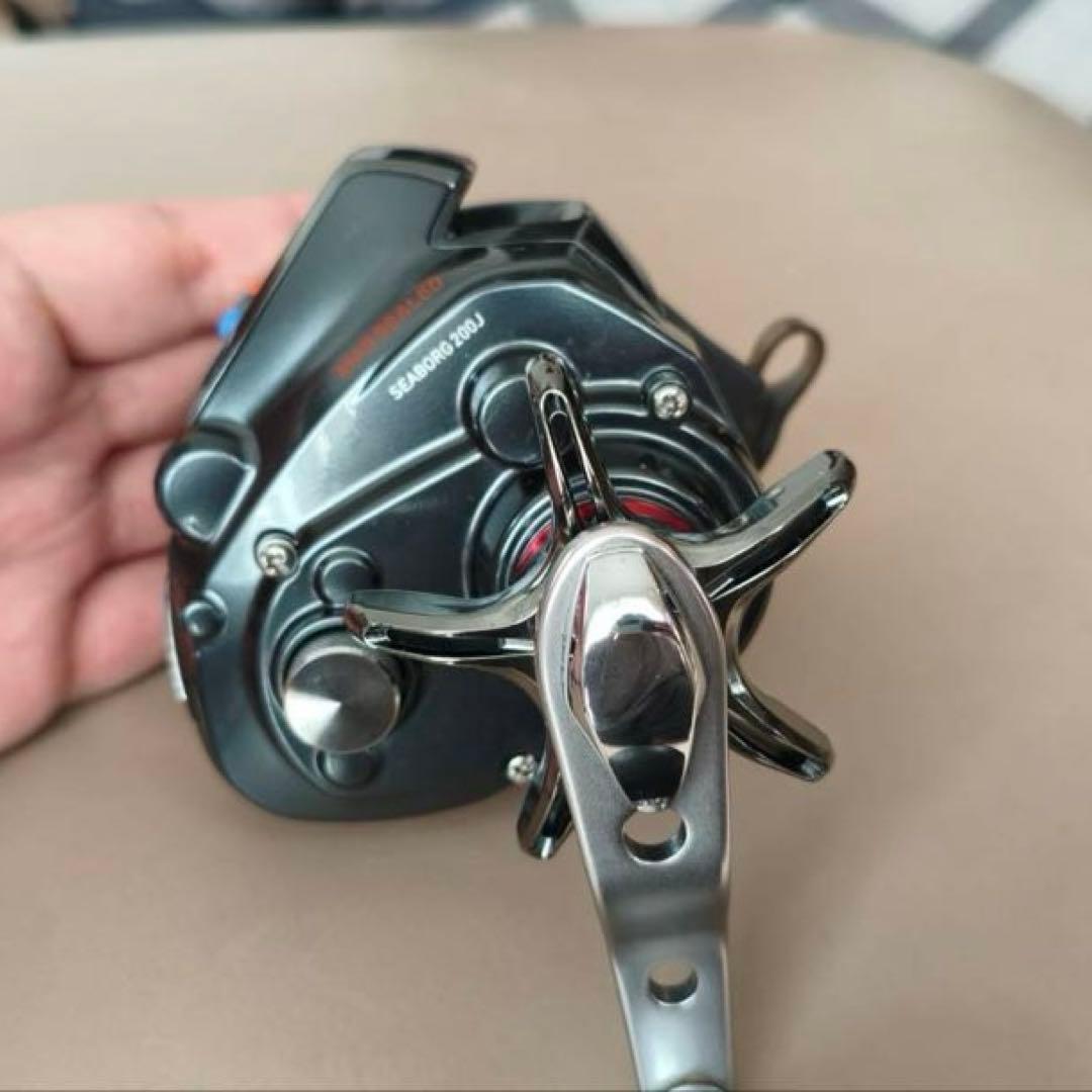 【美品】DAIWA SEABORG 200J 電動リール