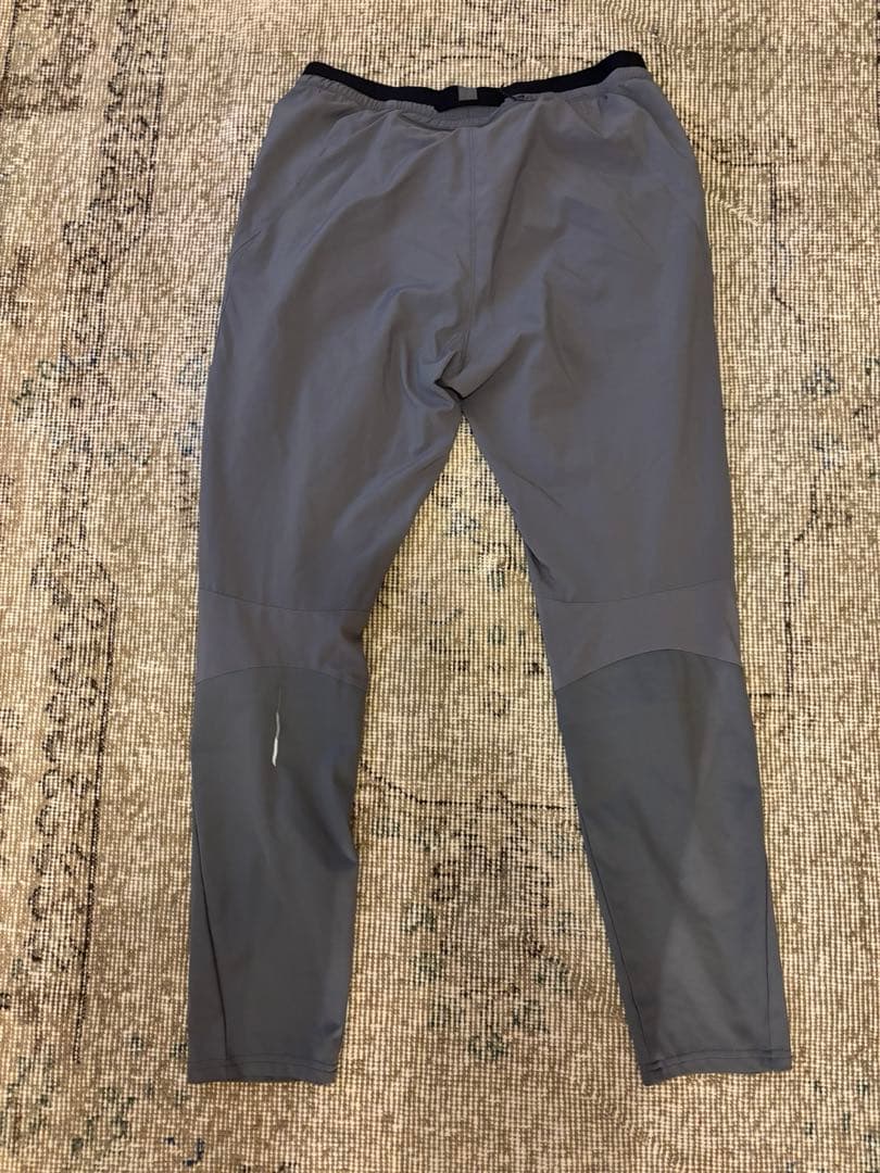 salomon ランニングパンツ　XS グレー