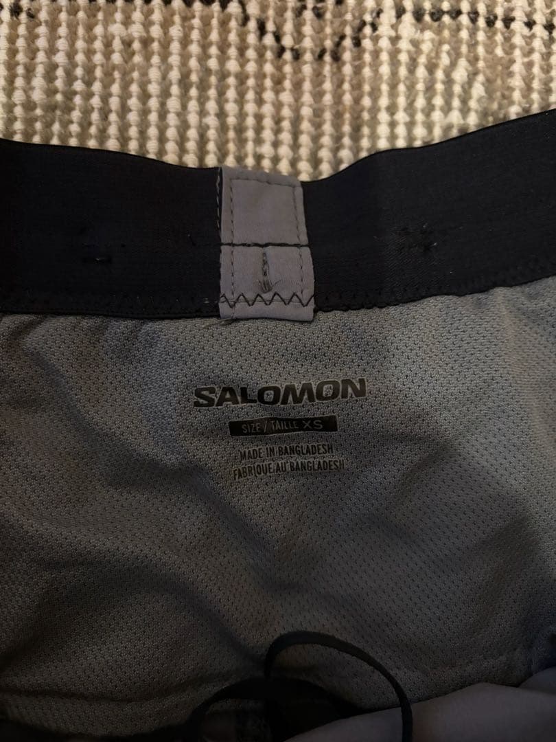 salomon ランニングパンツ　XS グレー