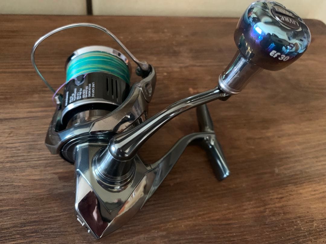 極美品 シマノ　22 ステラ　STELLA C3000MHG スピニングリール