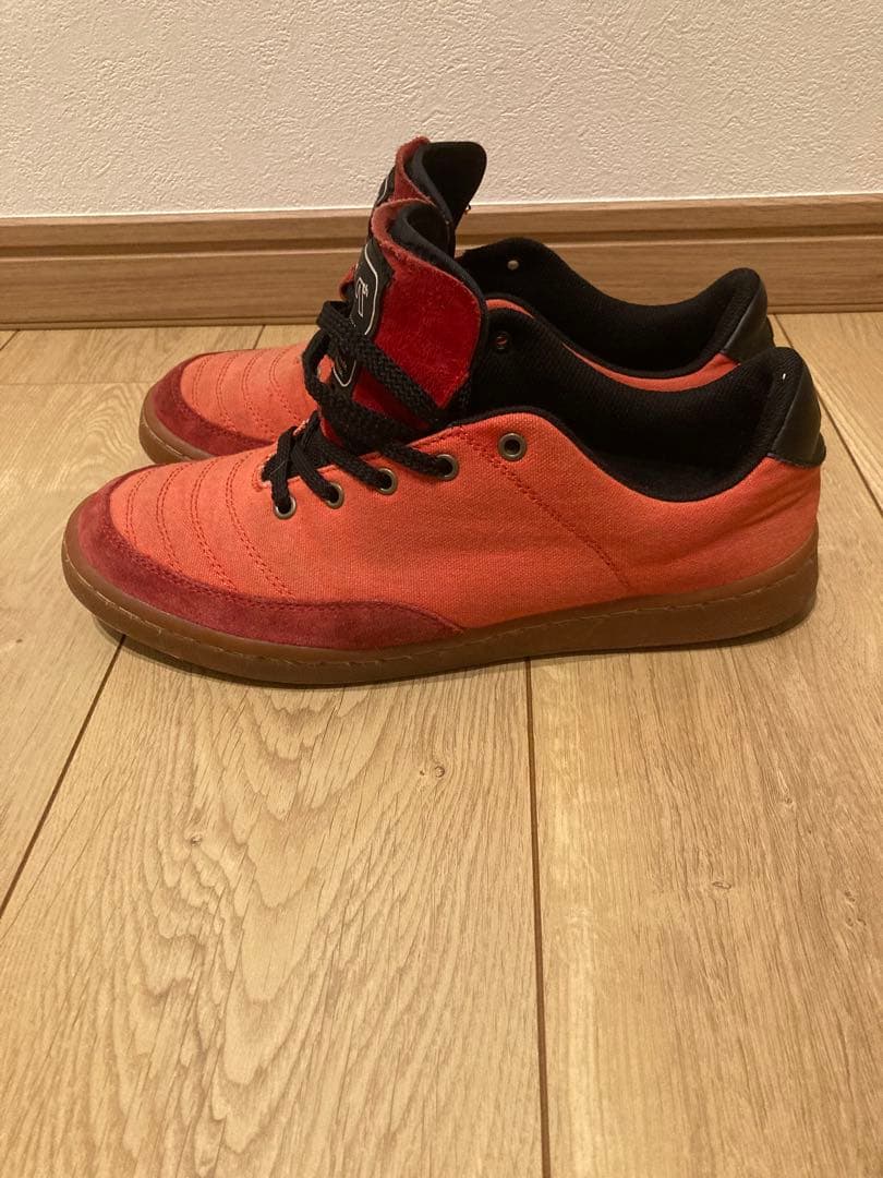 LUZeSOMBRA ルースイソンブラ× ARthコラボ　スニーカー26.5㎝