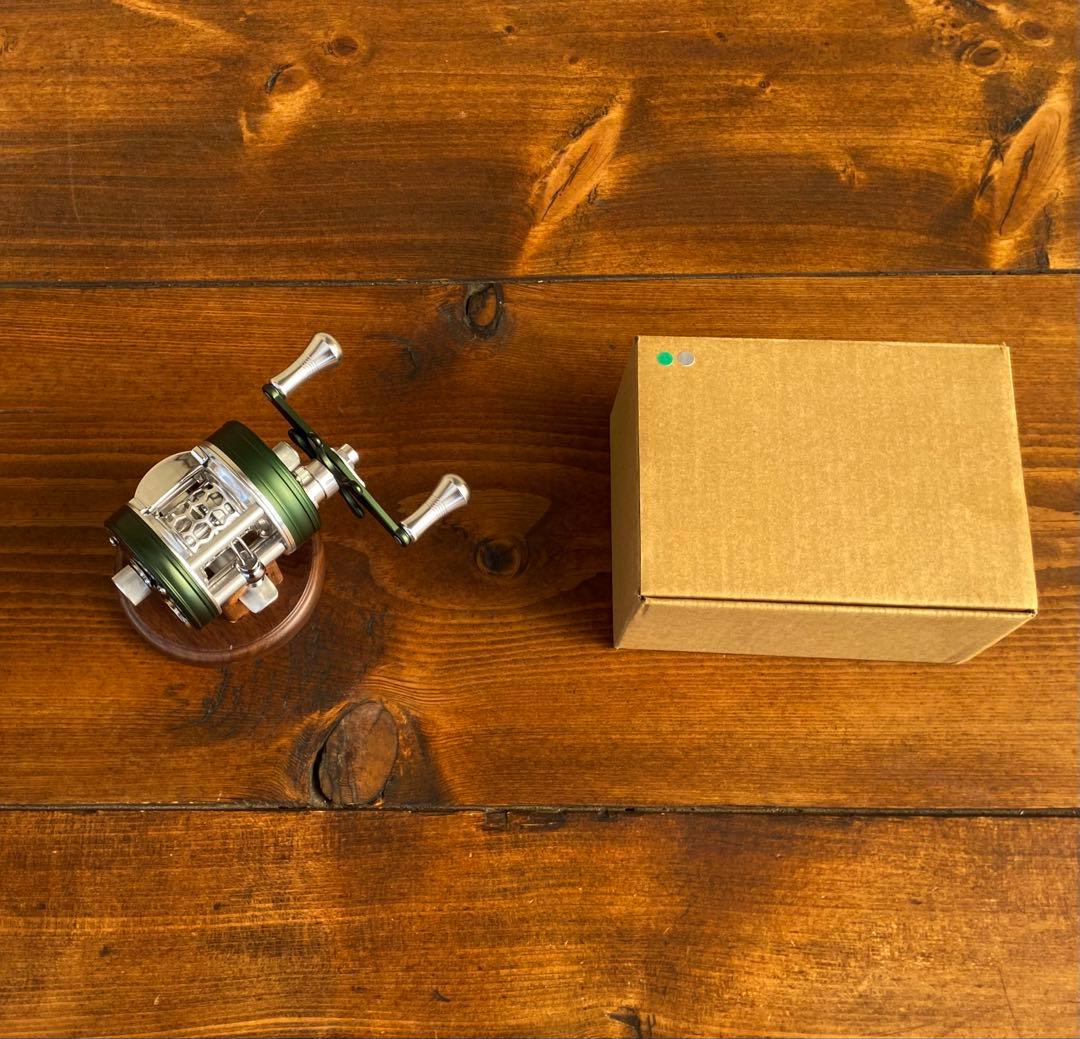 新品未使用　トラウト　ベイトリール　丸型　リール　　グリーン×シルバー　渓流釣り
