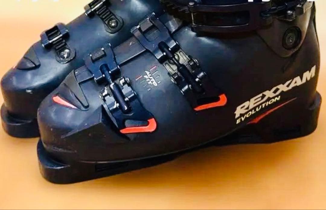 REXXAM REVO 110M レクザム　スキーブーツ　自動足幅調節機能