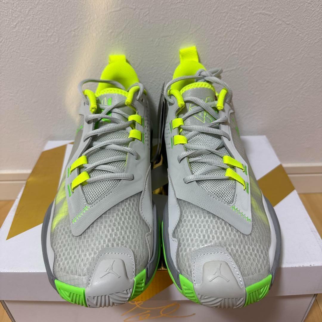 新品　NIKE ジョーダンワンテイク4PF バッシュ　グレー　蛍光色　28.5
