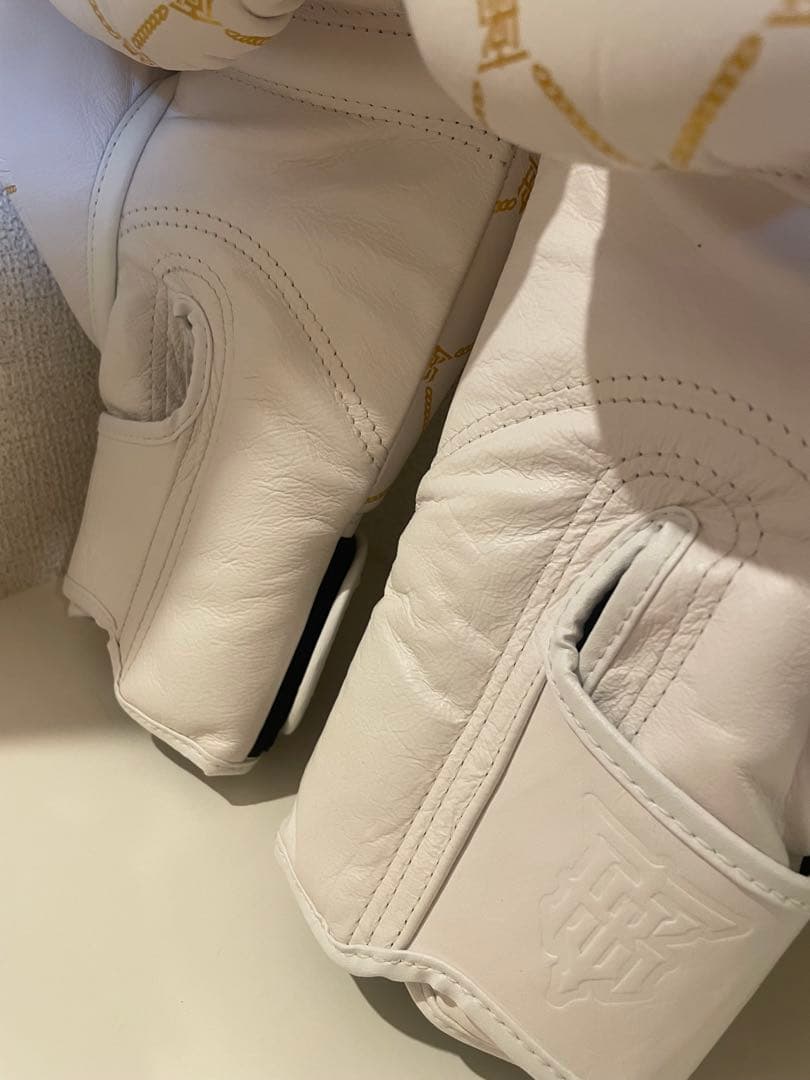 美品 TOP KING 12オンス ムエタイ キックボクシング