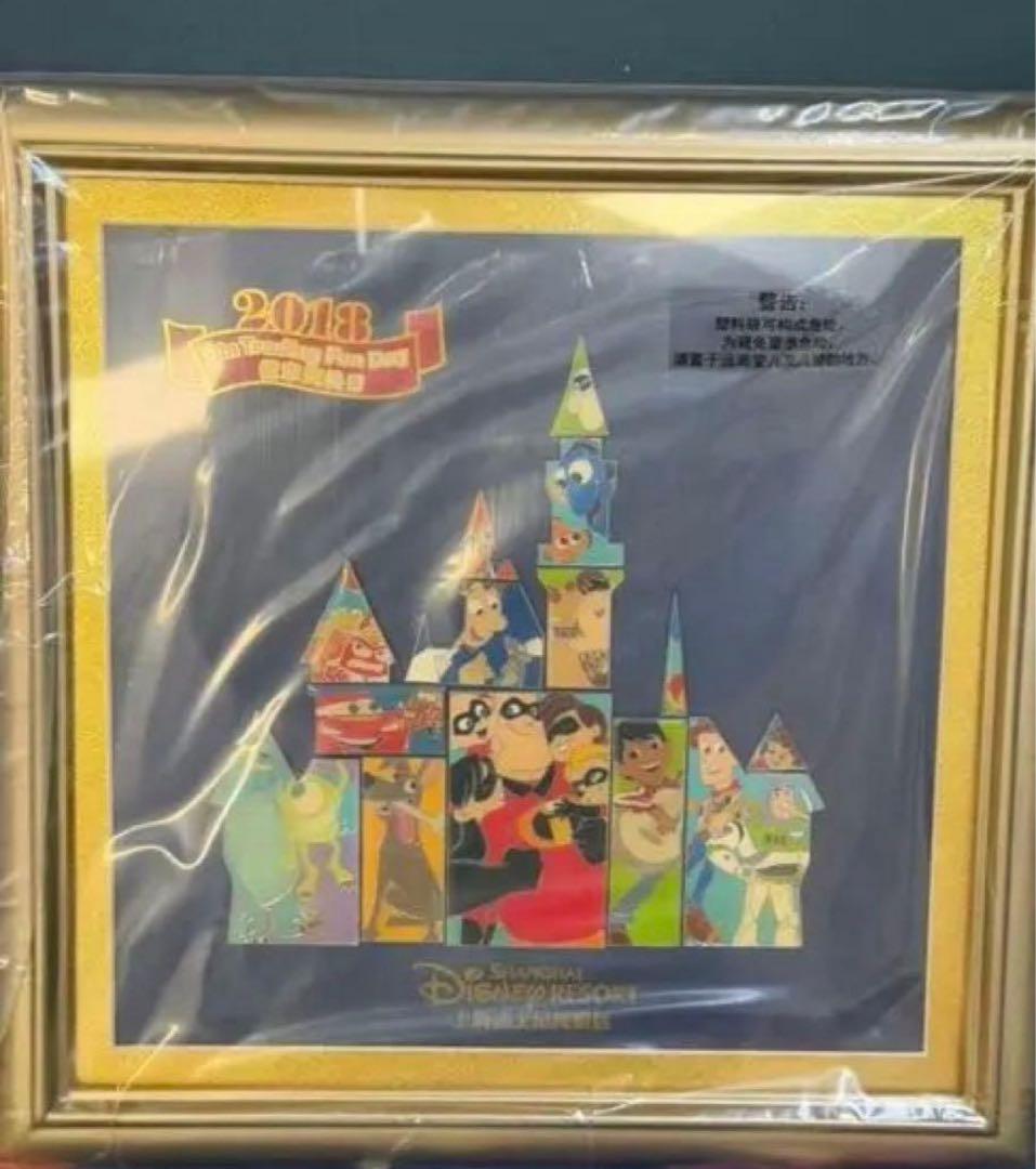 上海ディズニーランド正規品トイストーリーピンバッジパッチワーク城限数300ラスト