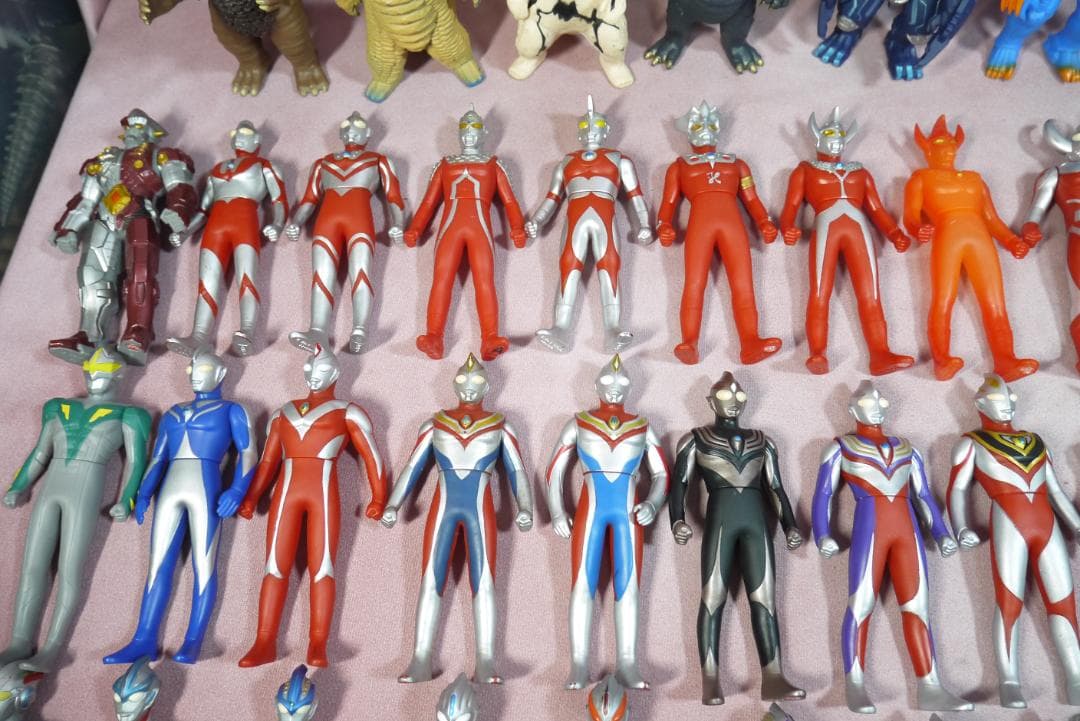 ウルトラヒーローシリーズ500　ウルトラ怪獣シリーズ500　ソフビ75体