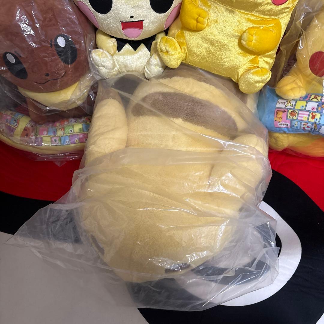 ポケモン　ピカチュウ、イーブイぬいぐるみ　大きいぬいぐるみ　いろいろまとめ売り！