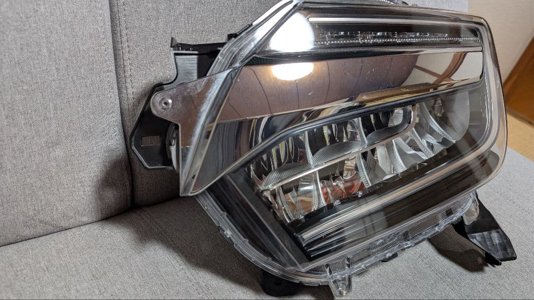 ホンダNボックス純正LEDヘッドランプ左側 スタンレーW-3106　美品