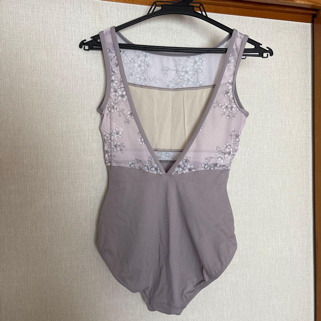 本日限りお値下げ　極美品　チャコットレオタード　Mサイス