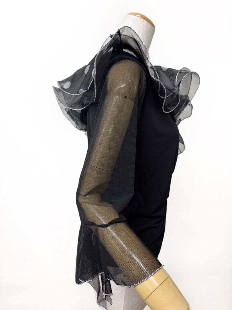 【華やか】新品　社交ダンストップス 黒 フリル ラメ縁取り ドット柄 ｍ039