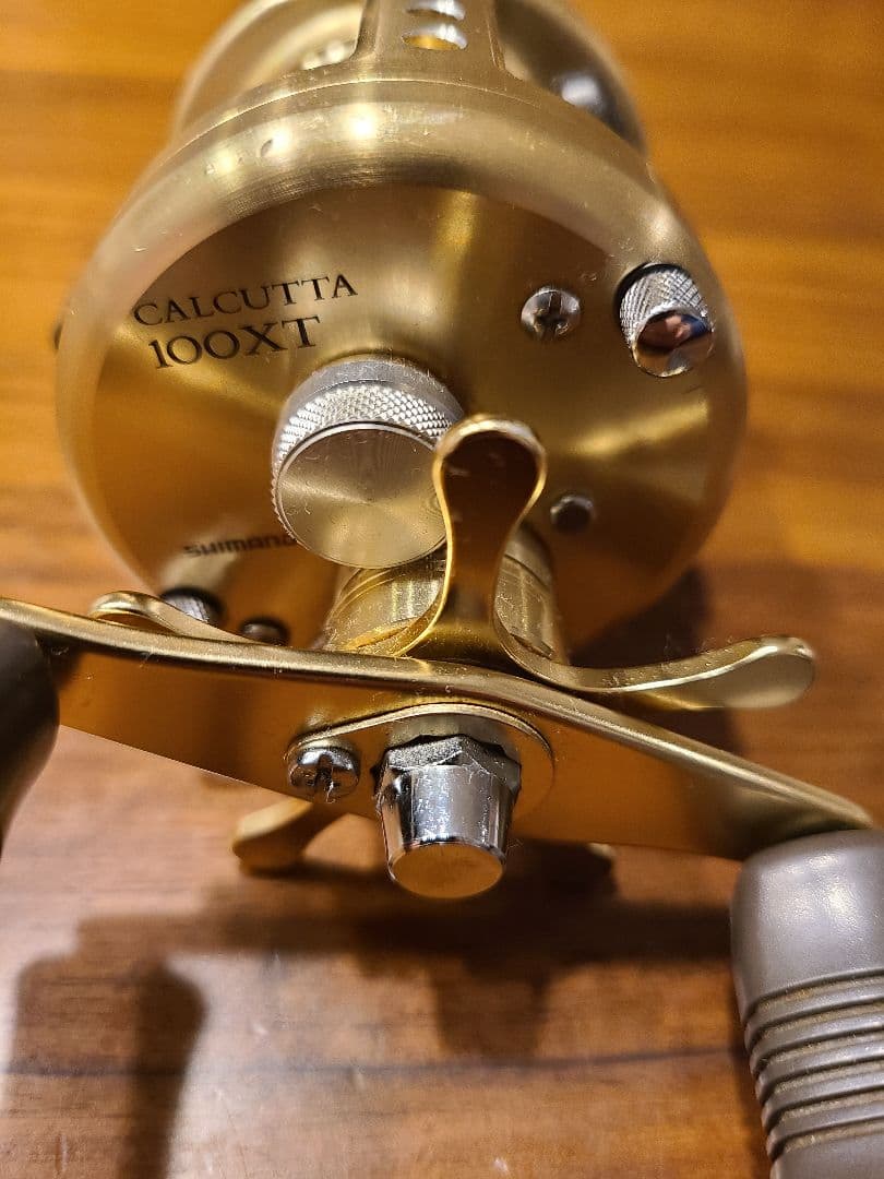 SHIMANO　CALCUTTA 100XT ベイトリール　シマノ　カルカッタ