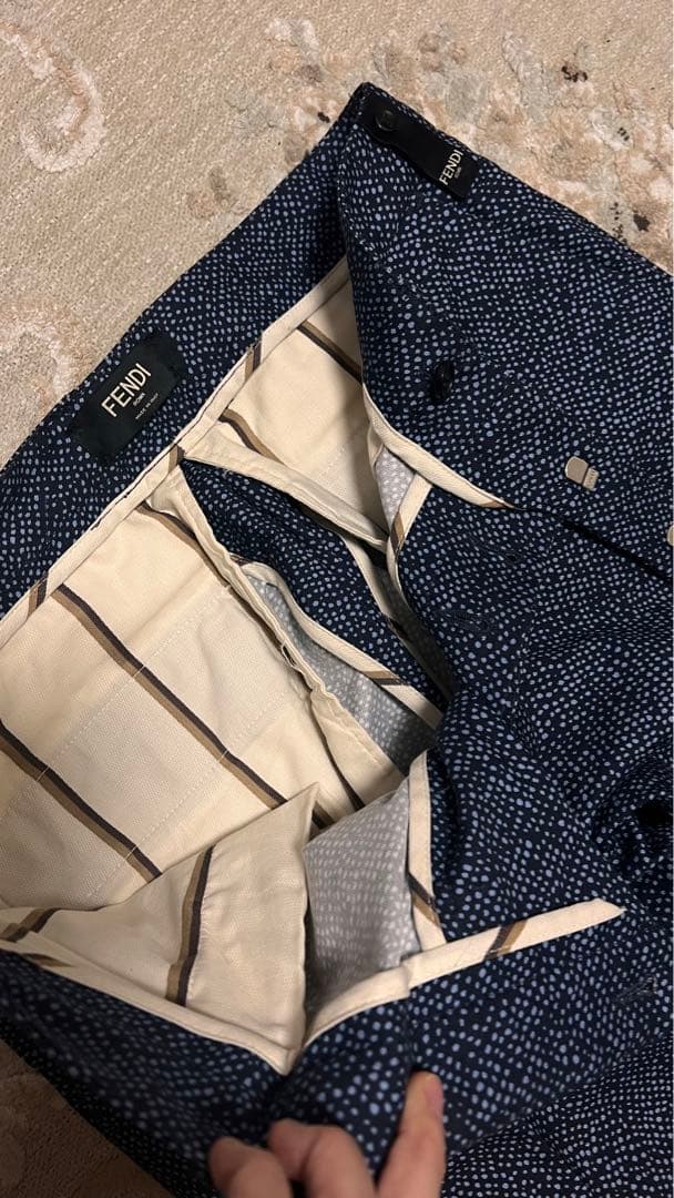 Fendi メンズパンツ　48