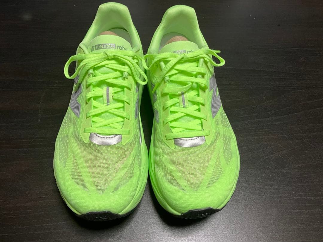 【限定モデル】New Balance フューエルセルレベルv5 28.5cm