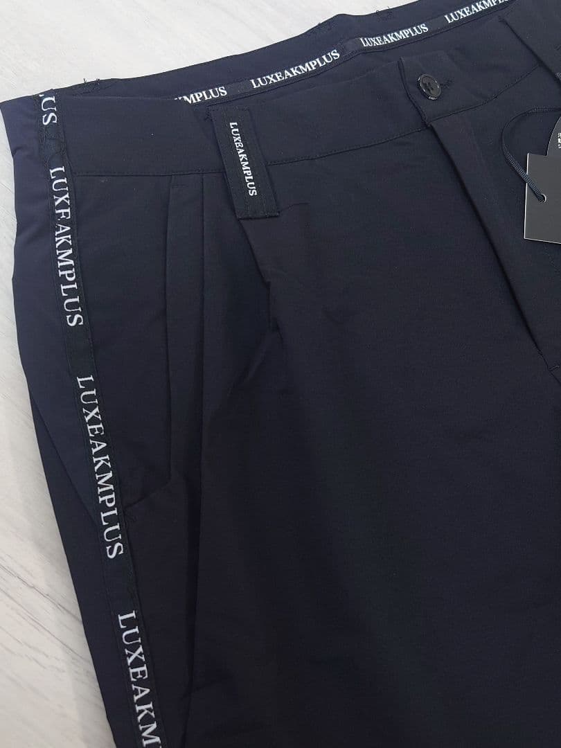 新品Lサイズ サイドラインロゴパンツ リュクスエイケイエムプラス