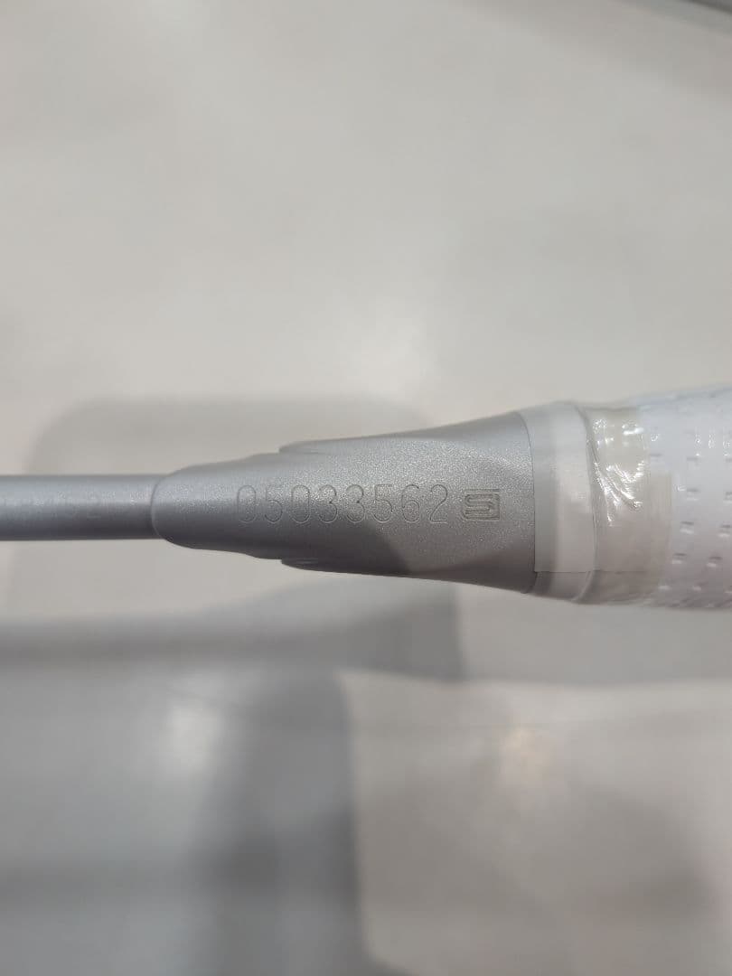 限定品　YONEX AX100ZVA バドミントンラケット 4U5