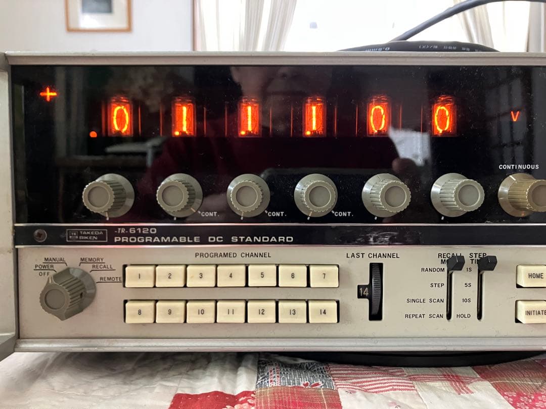 TR6120　プログラマブル標準直流電圧/電流発生器
