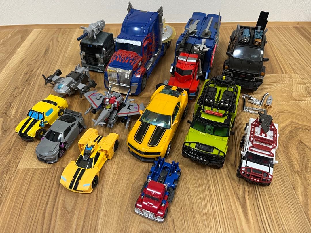 トランスフォーマー オプティマス　バンブルビー　　アイアンハイド