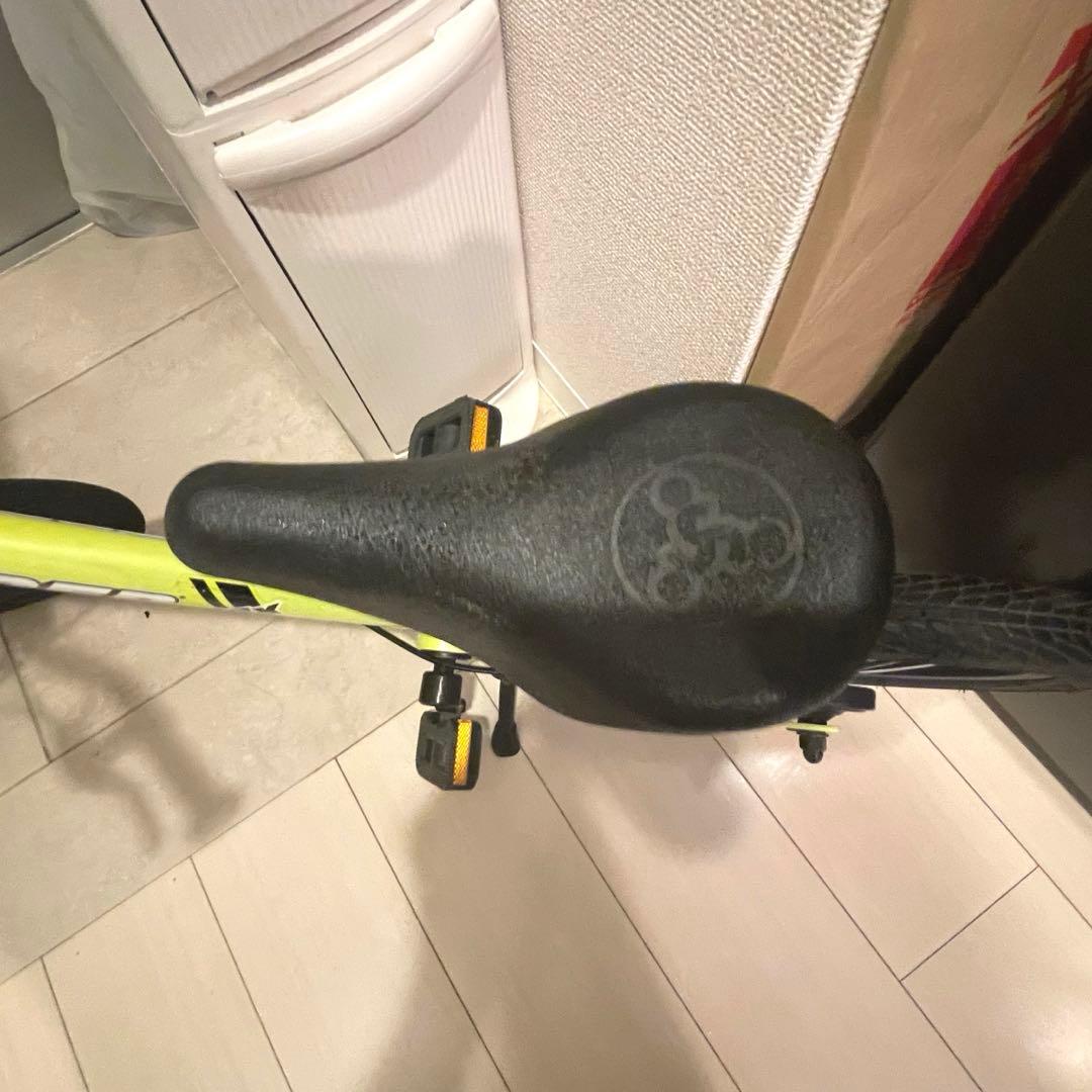 STRIDERの14X ライムイエロー