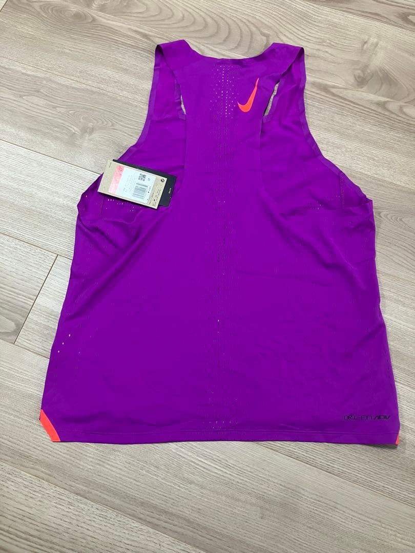 新品未使用　Nike 紫色 シングレッド　サイズL