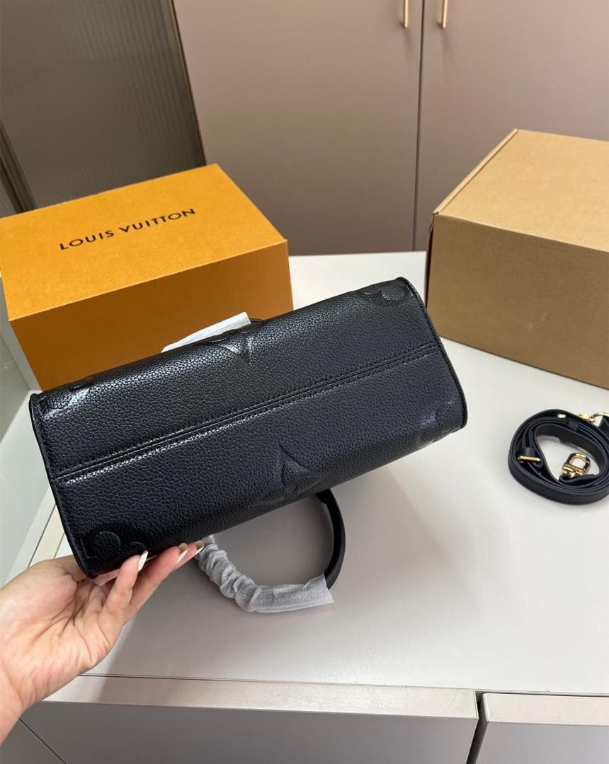 ルイヴィトン 黒のハンドバッグ 25cm