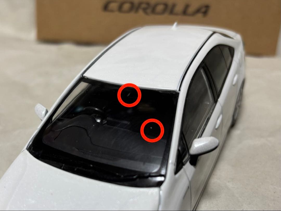 カローラ　カラーサンプル ミニカー　ホワイトパールクリスタルシャイン　専用箱付