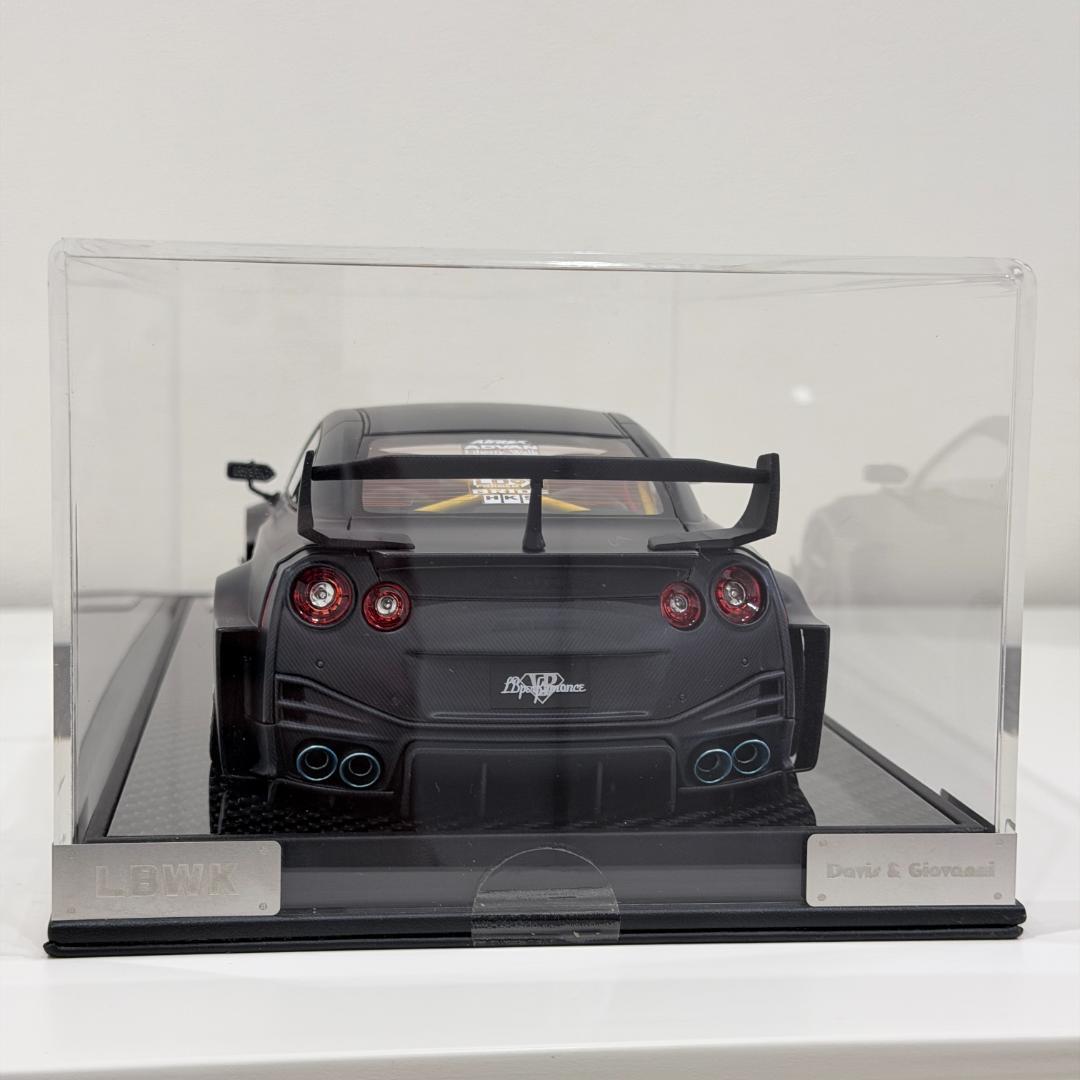 ミニカー LBWK R35GT-RR Davis&Giovanni 1/18