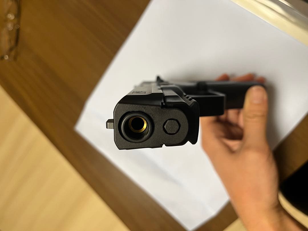 M&P 9 東京マルイ　ガスブローバックとマガジン3つ