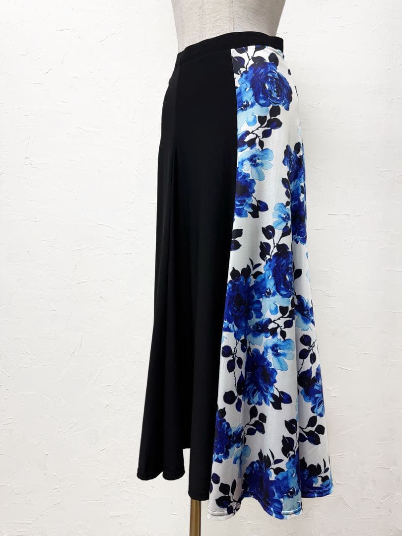 【アクセント】新品　切替えブルー花柄ロングスカート　黒　b901