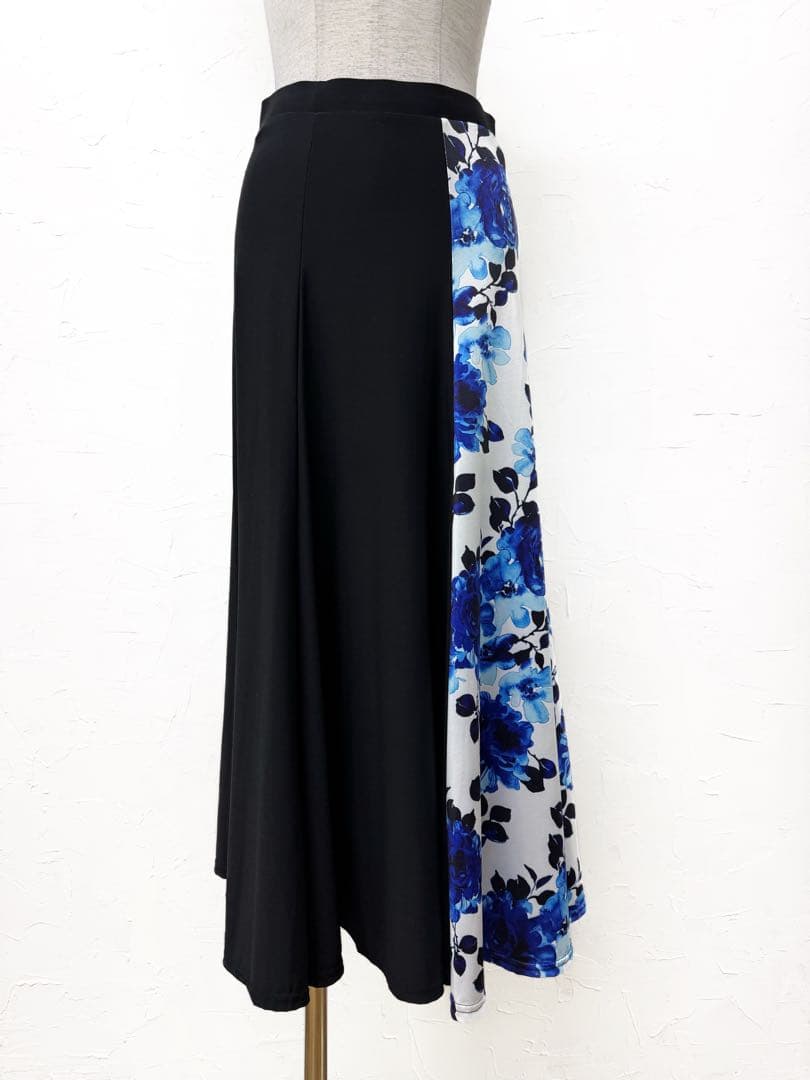 【アクセント】新品　切替えブルー花柄ロングスカート　黒　b901