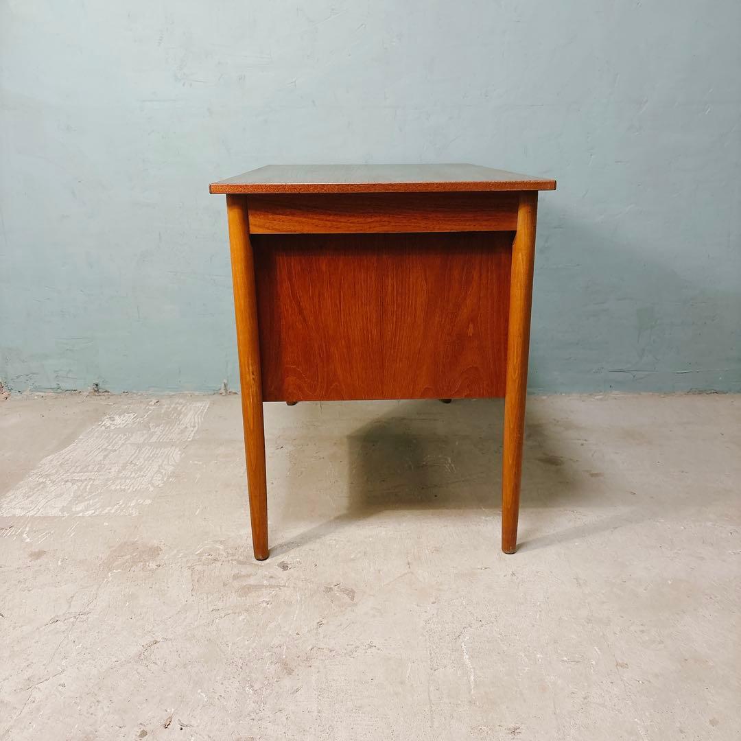 デンマーク　チーク材　デスク　北欧家具　北欧ビンテージ